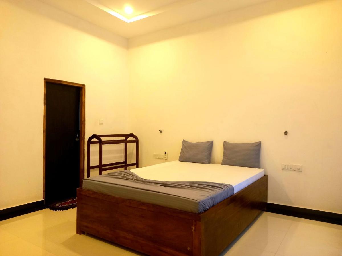 Hotel Krish Kalkudah  Exterior photo